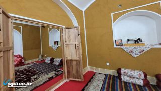 نمای داخل اتاق شاه نشین اقامتگاه بوم گردی ترنج - کاشان - اصفهان